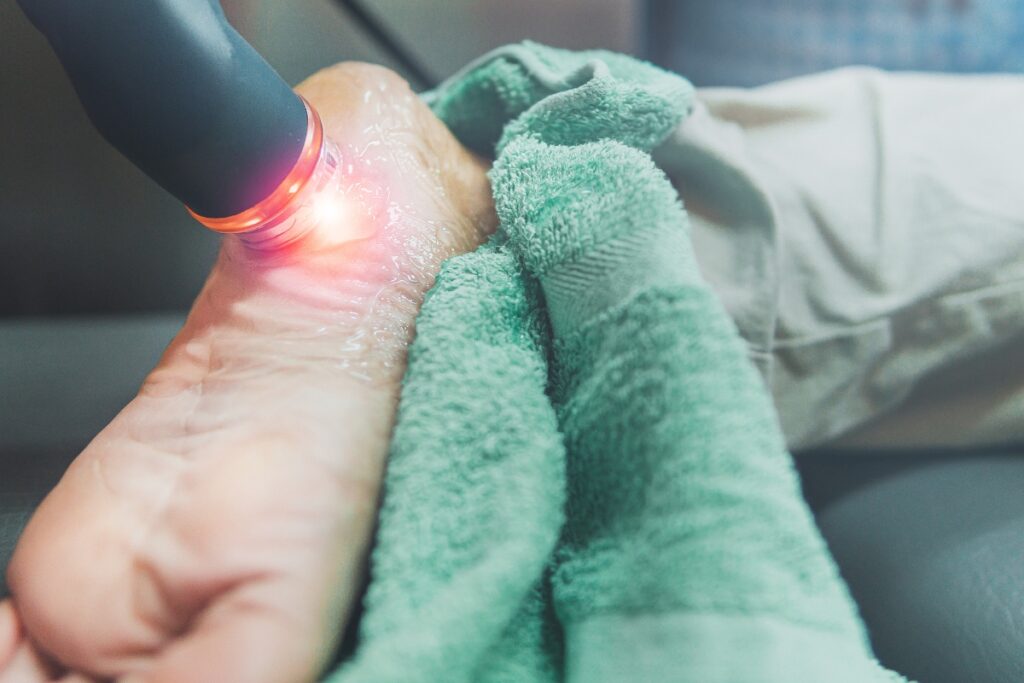 pelmatiaia aponeyrvsitida therapeia